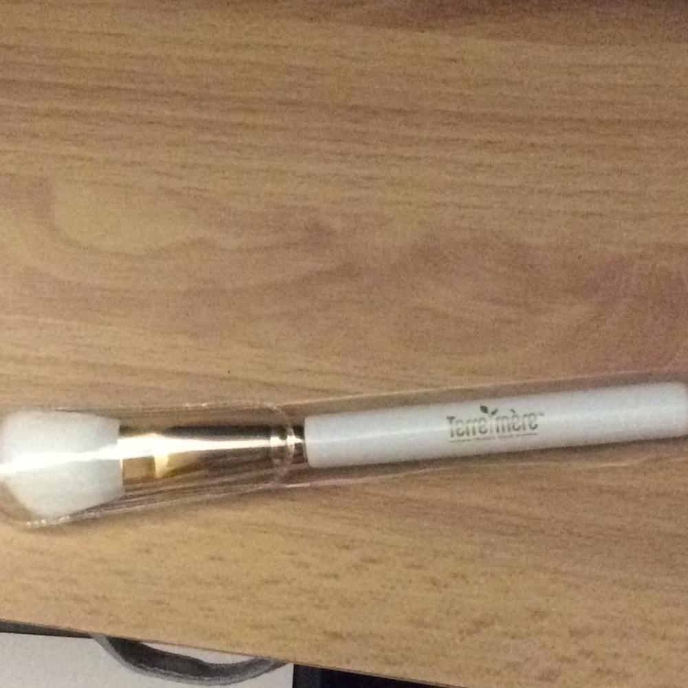 Terre Mere Angled brush